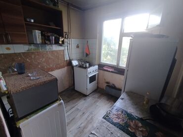 земельный дом: 3 комнаты, 63 м², 104 серия, 3 этаж, Старый ремонт