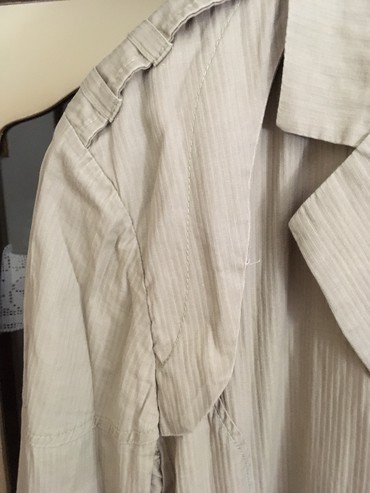 Jakne za prelazni period: Kao nova jakna Beso de Loko, Spain, bež boje sa jedva primetnim — 7