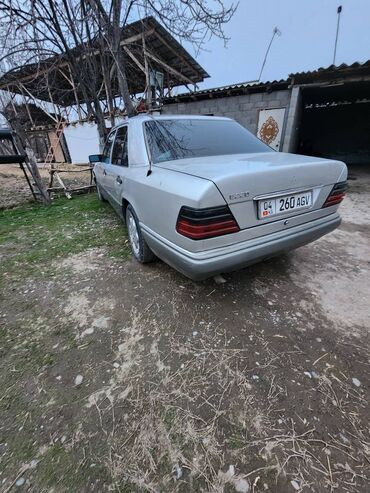 продаю авто в аварийном состоянии: Mercedes-Benz W124: 1992 г., 2.2 л, Бензин