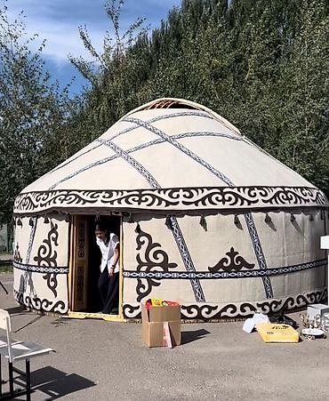 Аренда юрт: Аренда юрты, Каркас Деревянный, 85 баш, Стол, С полом, Казан — 28