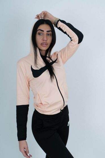 Gornji i donji deo: Cena 2,900
Mokra likra S, M, L, XL
8 boja — 8