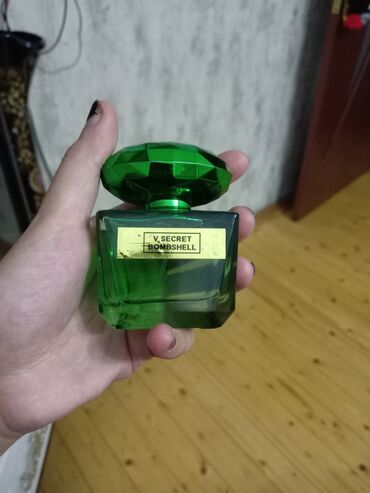 Информатика: Məhsul: Qadın ətirləri – “V SECRET BOMBSHELL” (yaşıl şüşə) və “GINZA”