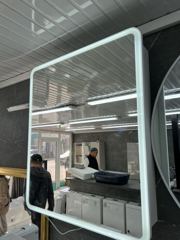 стеклянные стол: Зеркало с подсветкой для ванной комнаты - Форма