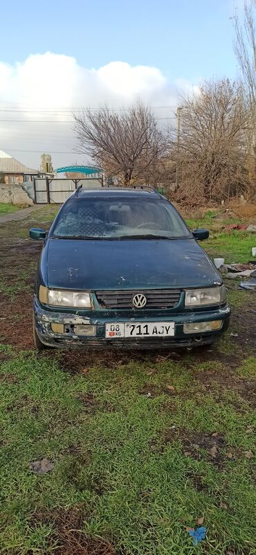 прадо машина: Volkswagen Passat: 1994 г., 2 л, Механика, Бензин, Универсал