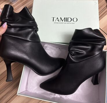 eqa shoes qarayev unvan: TAMIDO qadın botları - Rəng: qara - Daban: hündür stilet (təxmini 5