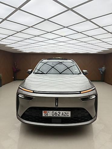 секутер: Voyah : 2024 г., 1.5 л, Автомат, Гибрид, Кроссовер — 1