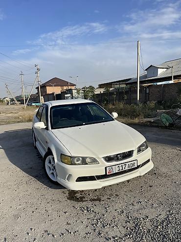 Honda Accord: 2001 г., 2 л, Автомат, Седан