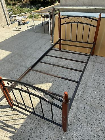 çarpayı tək: Tək nəfərlik metal çarpayı.Yenidir, az istifadə olunub. Yanlız nağd — 3