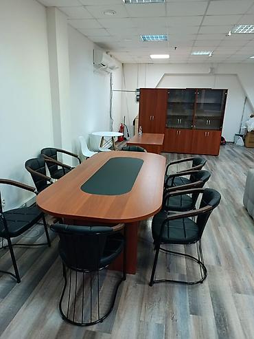 переговорный стол: Комплект офисной мебели в классическом стиле (цвет – тёплый — 2