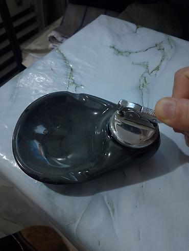 malbro siqaret: Masaüstü küllük və doldurulan metal qazlı çaxmaq dəsti - Material — 1