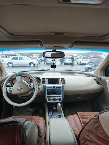 Nissan: Matoru vurub yigdirmaq lazim di Xüsusiyyətlər: - Kuzov: qara rəngli — 14