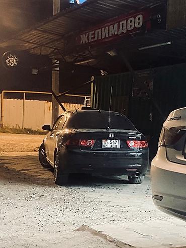 Honda Accord: 2004 г., 2 л, Механика, Бензин, Седан