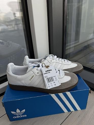 Adidas Samba OG — легендарные кроссовки в классической расцветке