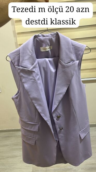 Jiletlər: Məhsullar: - Qara jilket/ceket: zipli ön hissə, yanlarda qapaqlı və — 3