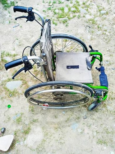 стокке коляска: Коляска для инвалидов .
В рабочем состоянии