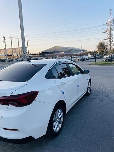 открыто: Chevrolet Cruze: 2021 г., 1 л, Автомат, Бензин, Седан — 4