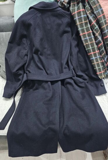 Kaputi i mantili: Muški dugi kaput od vune, tamnoplave boje, sa klasičnim kragnom i — 7