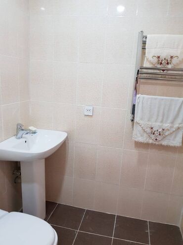 Uzunmüddətli kirayə mənzillər: Yeni Yasamalda Asan Xidmətin yaxınlığında 9 mertebeli binanın 4-cü -da lalafo.az — 13 Uzunmüddətli kirayə mənzillər: Yeni Yasamalda Asan Xidmətin yaxınlığında 9 mertebeli binanın 4-cü — 13