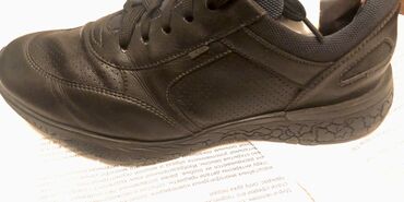 krasofkalar 2022: Lloyd 100% original ideal vaziyatda olcu 40-41.Dukanda giymati 430