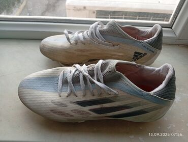 Krasofkalar və idman ayaqqabıları: Adidas X seriyası futbol butsaları - Model: Adidas X