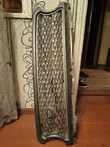 диски на тойоту вокси: Land Rover radiator barmaqlığı (ön panjur) - Orijinal dizayn: ortada