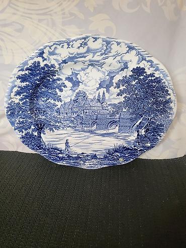 Ostali antikviteti: Engleski oval za serviranje Crown Ducal iz 70ih.god. Engleski oval — 10