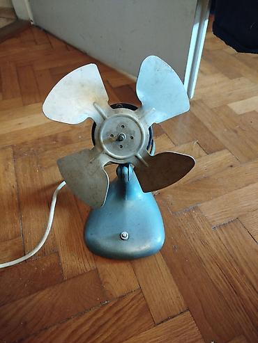 Stoni ventilatori: Stari retro ventilator.Ne znam da li je kompletan. Cini mi se da fali na lalafo.rs — 8 Stoni ventilatori: Stari retro ventilator.Ne znam da li je kompletan. Cini mi se da fali — 8