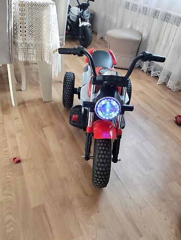детский мотоцикл каталка: Uşaq elektrikli üçtəkərli motosiklet - Rəng: qırmızı-qara-ağ - Üç — 4