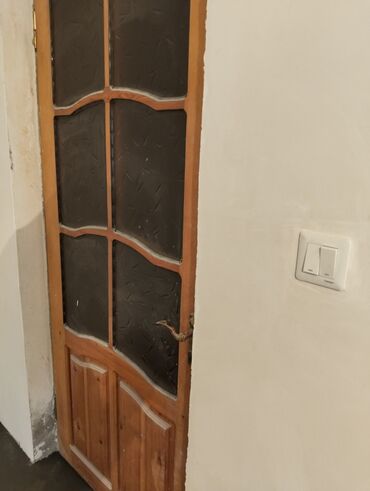 Otaq qapıları: Qonaq otağı üçün İşlənmiş Otaq qapısı 90x210 sm Naliçnik ilə, Ünvandan götürmə — 5