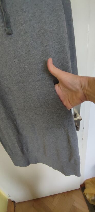 Ostala ženska odeća: Sve po 300 osim vunenog zutog djempera i sive vunene rolkekoji su — 3