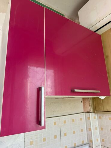 шкаф на кухни: Кухонный гарнитур, Шкаф, Барная стойка, Буфет, цвет - Розовый, Б/у