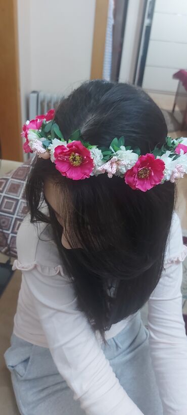 Saç aksesuarları: Celengler her biri 10 azn — 5