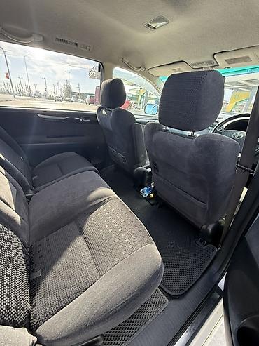 windom 2001: Toyota Ipsum: 2004 г., 2.4 л, Автомат, Бензин, Минивэн — 5
