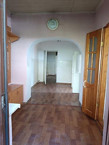 купить дом в кызыле: Продаётся 3 комнатная квартира 1/2-этаж сталинка, р/н Пишпек по — 4