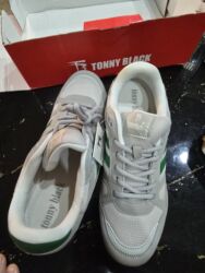 kişilər ucun qacış krossovkaları: Title: 42 raz Təsvir: Tonny Black brendinin kişi idman ayaqqabısı