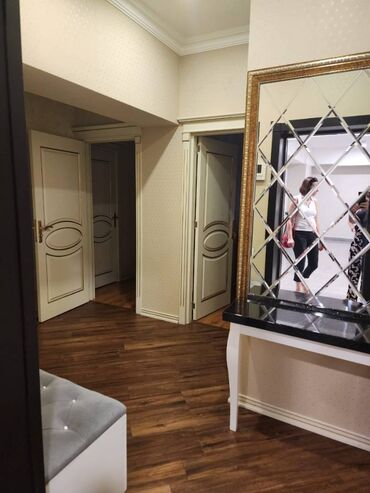 Uzunmüddətli kirayə mənzillər: Xetai metrosu Park Azure-da mənzil kirayə verilir. Mərtəbə 21/7. Ümumi — 5