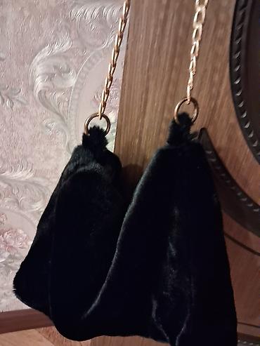 Çantalar: Qara süni xəzli çanta - Material: yumşaq süni xəz (qara), iç hissə — 2