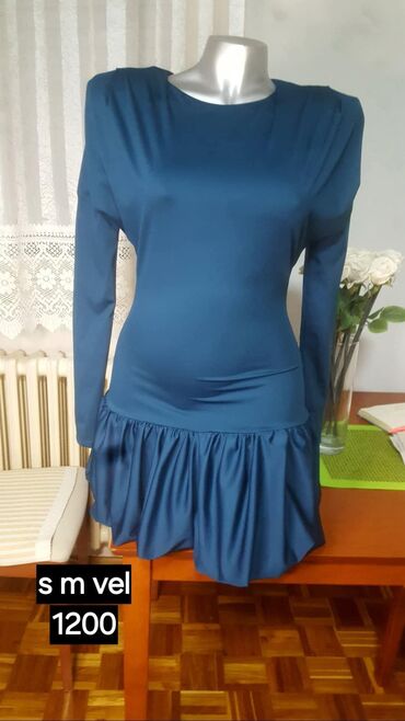 Haljine: Sve po 750 haljine Novee — 1