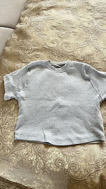 mexmer parca: Boz rəngli qısaqoll trikotaj svitşört - Minimalist dizayn, dairəvi — 1
