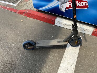 ratkapne 14 opel corsa c: Prodajem xaomi trotinet sa novim gumama