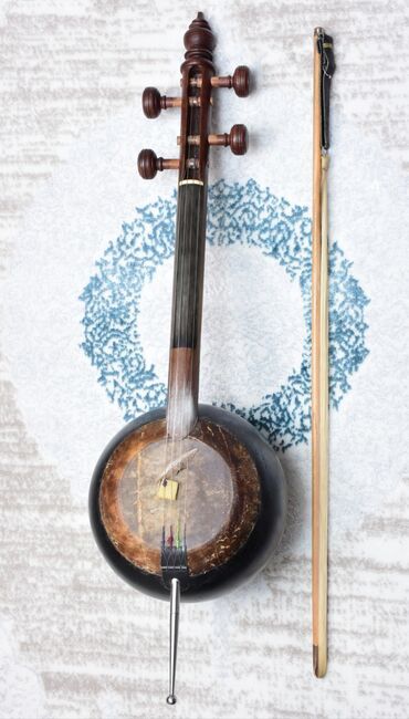 Kamança: Kamança xalq çalğı aləti. Çox dəyərlidir. Üstündə çexol, əlavə simlər -da lalafo.az — 10 Kamança: Kamança xalq çalğı aləti. Çox dəyərlidir. Üstündə çexol, əlavə simlər — 10