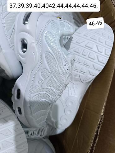 Patike: Akcija 📣
svi modeli po 2850 din — 11