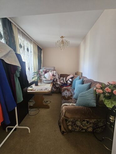 3 микрорайоне: 3 комнаты, 65 м², Индивидуалка, 3 этаж, Косметический ремонт