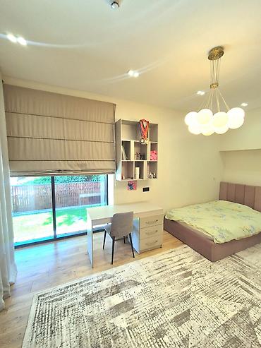корпоративы: 400 м², 6 комнат и более, Киргизия 1, Семейным — 2