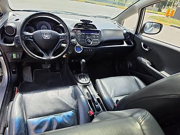 honda авенсис: Honda Jazz: 2011 г., 1.3 л, Вариатор, Гибрид, Хэтчбэк — 6