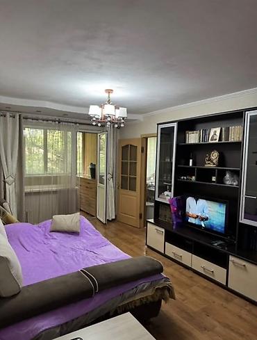 center: 3 комнаты, 58 м², 11 мкр 104 серия, 2 этаж — 3