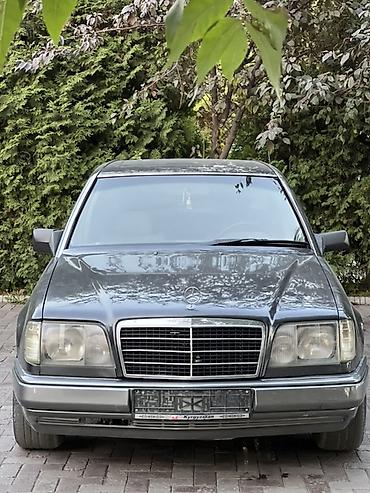 фронтальный погрузчик 3 кубовый: Mercedes-Benz W124: 1994 г., 3.2 л, Автомат, Бензин, Седан — 1