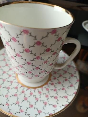 Наборы посуды: Набор чайных пар (чашка + блюдце), фарфор. Состав и дизайн: - — 4
