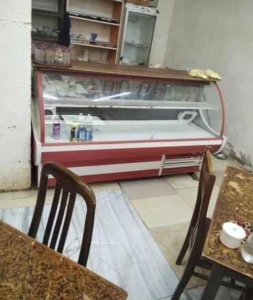 soyuducula: 💫RR
Vitrin soyuducu 2 metr 
Qiymet 250 manat 
Unvan Ağ şeher