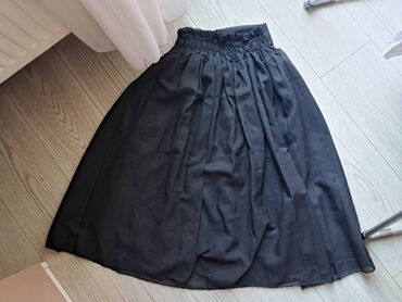женские длинные кофты: İdeal vəziyyətdə qadın yubka satılır. Satma səbəbi: stilim deyil. Ölçü